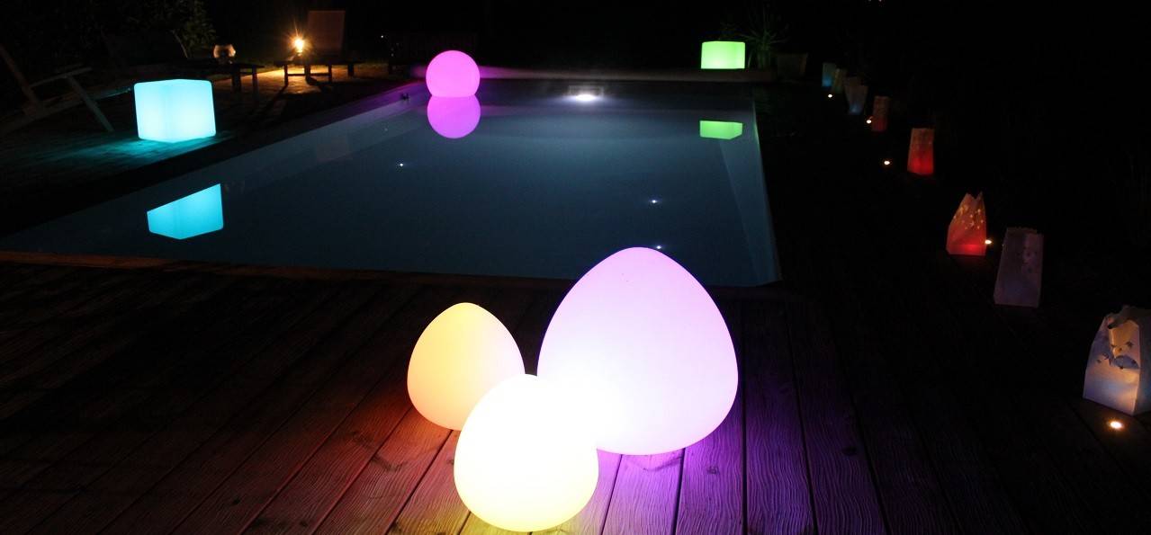 7 tendances pour illuminer sa piscine - Keria et Laurie Lumière